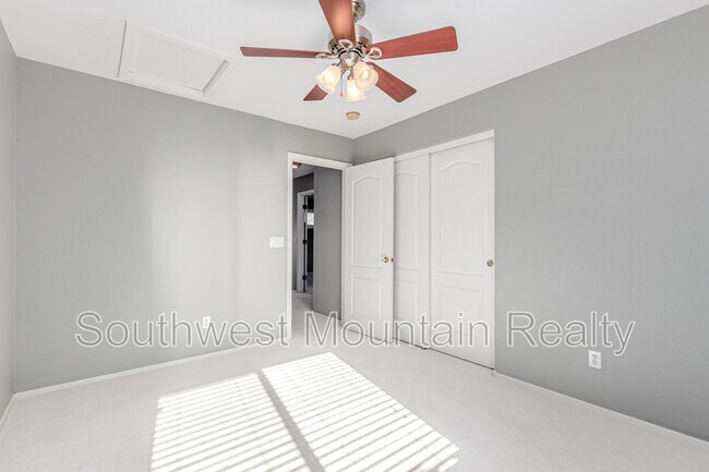 Building Photo - 1149 N Cholla St