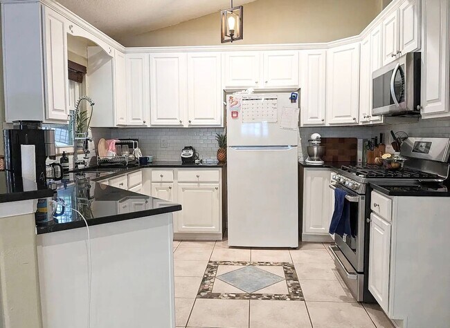 Building Photo - 10936 Dearden Cir