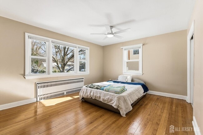 Building Photo - 219 Plainfield Rd