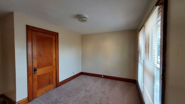 Building Photo - 98 W 8th Ave