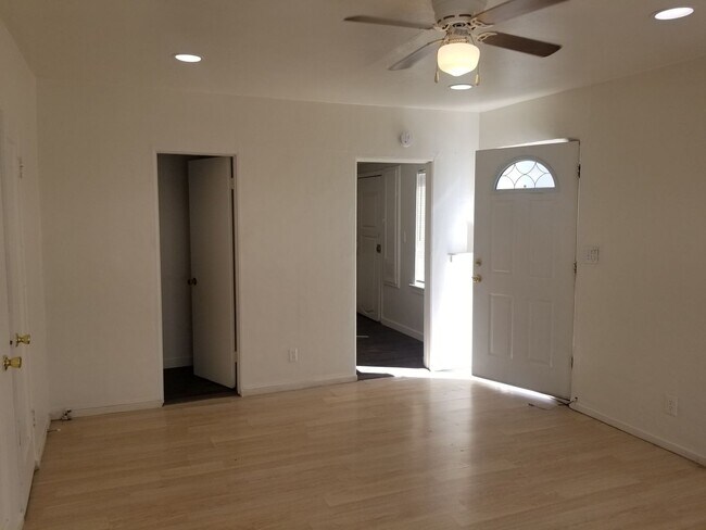 Building Photo - Cozy Studio Aparment in El Centro