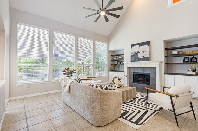 Building Photo - 7905 Purple Martin Way