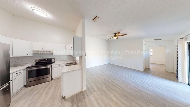 Building Photo - 13789 Bottlebrush Ct