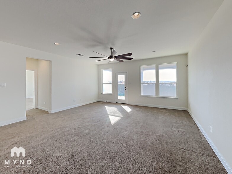 Building Photo - 5805 Sardinia Dr