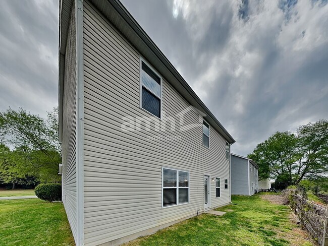 Building Photo - 275 Flanders Dr
