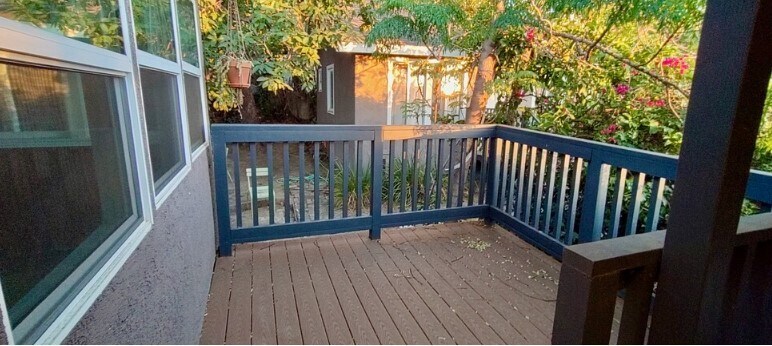 Building Photo - 1150 Sanborn Ave. Apt C