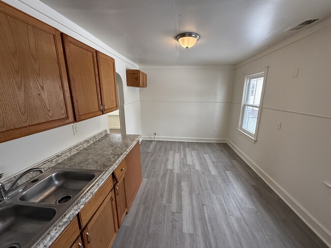 Building Photo - 8127 Hudson Ave