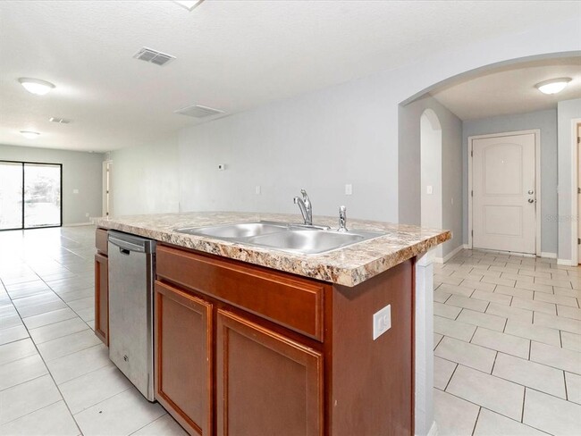 Building Photo - 5555 Maggiore Blvd