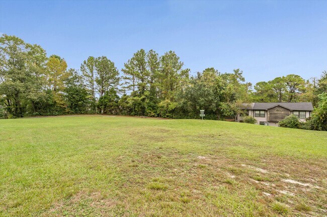 Building Photo - 57 Lake Shore Dr