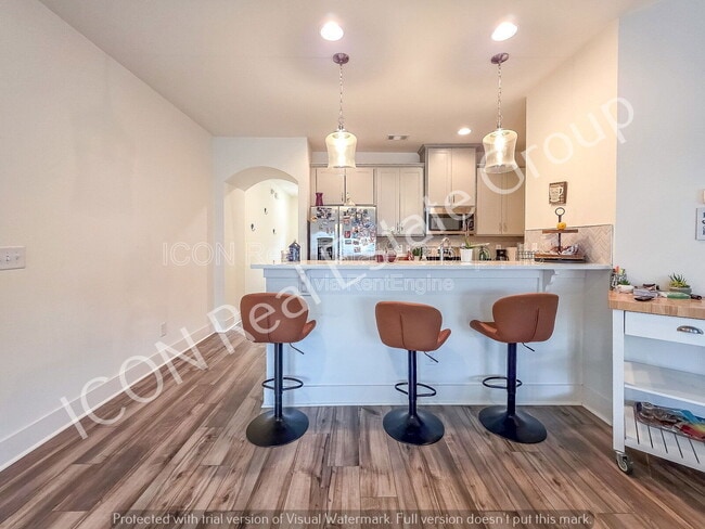 Building Photo - 5786 Calle Vis Dr