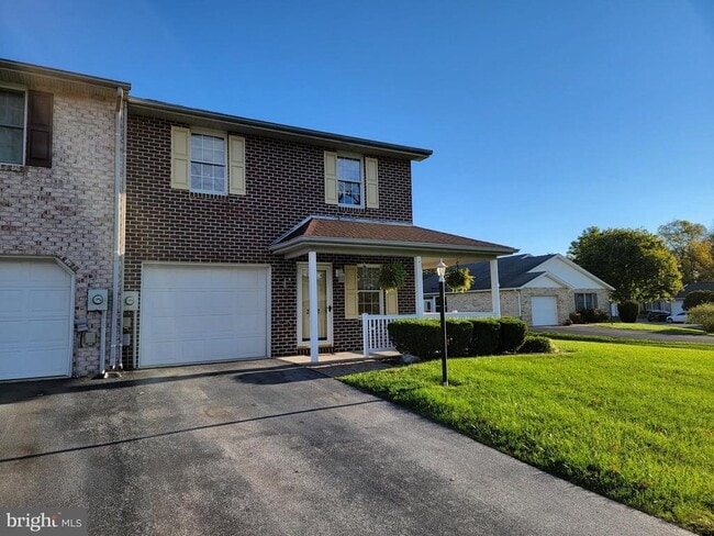 Building Photo - 2367 McCleary Dr