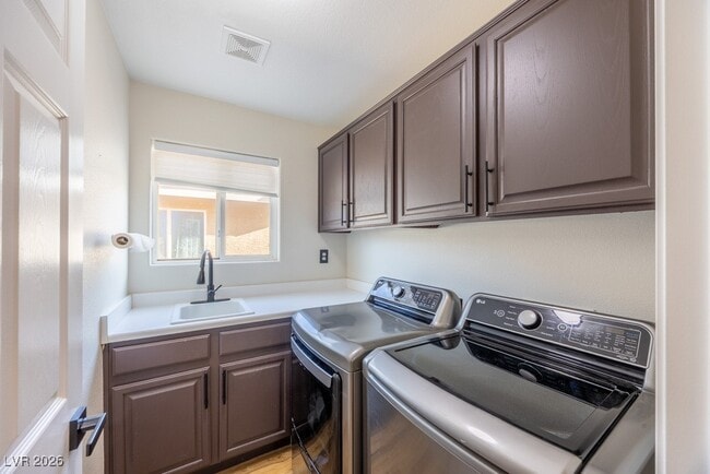 Building Photo - 8217 Cabin Springs Ave