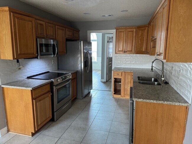 Building Photo - 402 Wilmington Dr