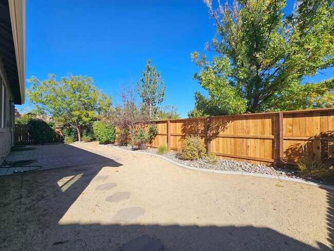 Building Photo - Gorgeous 4 Bedroom on Kiley Ranch