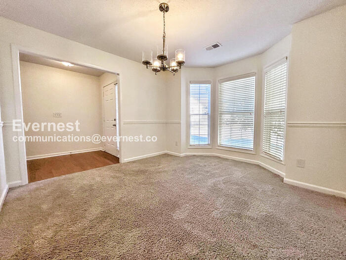 Building Photo - 5 Rosemont Ct