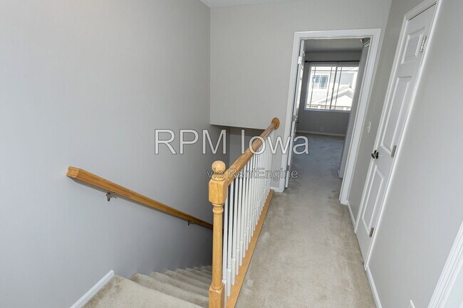 Building Photo - 1108 NE 7th Ln