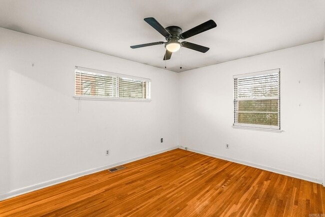 Building Photo - 11 Berrywood Cir