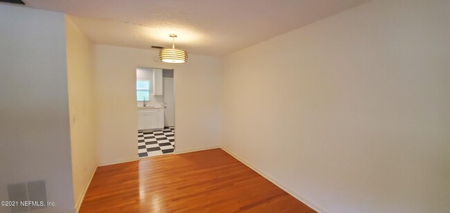 Building Photo - 1083 Willow Branch Ave