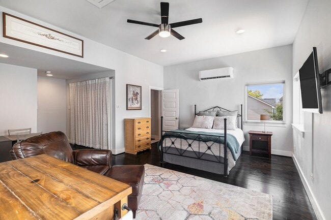 Building Photo - 925 Herkimer St