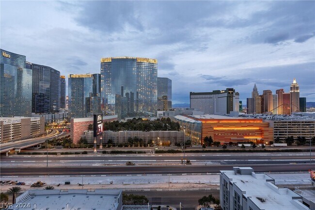 Building Photo - 4575 Dean Martin Dr