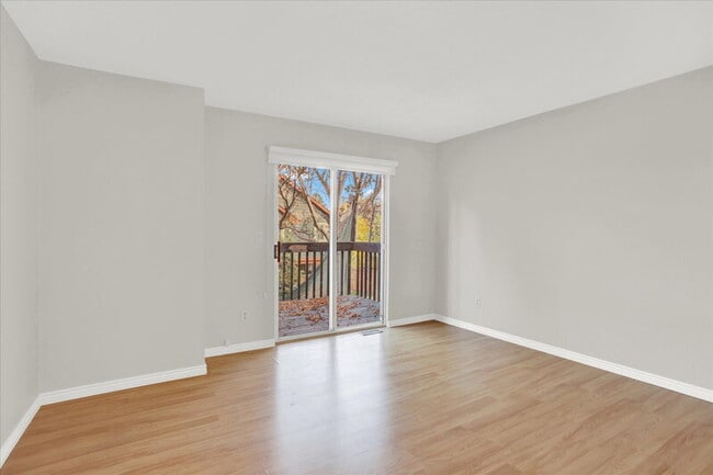 Building Photo - 2635 E Nichols Cir