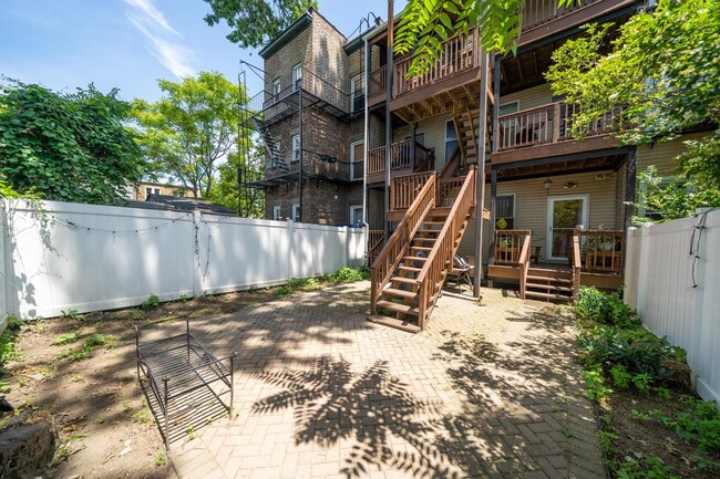 Building Photo - 209 Webster Ave