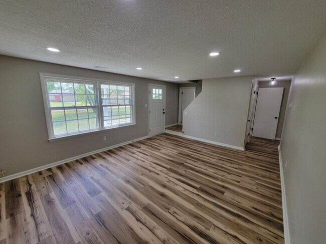 Building Photo - 7721 Diane Dr