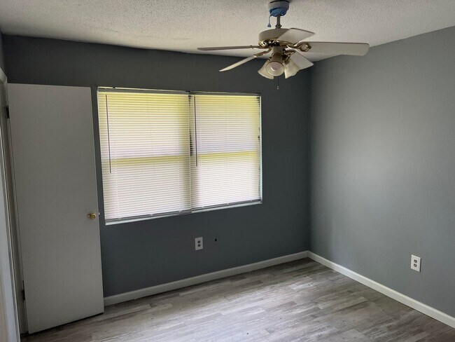 Building Photo - SUMMER MOVE-IN SPECIAL: $300 OFF 1ST MONTH...