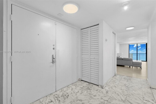 Building Photo - 4301 Collins Ave