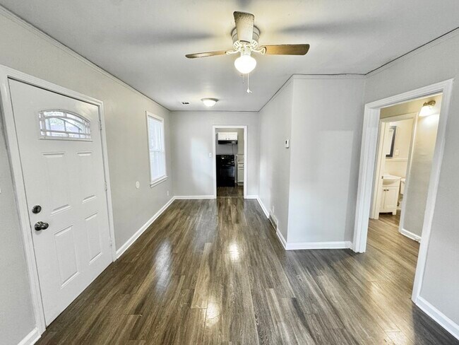 Building Photo - 3148 St Charles Dr