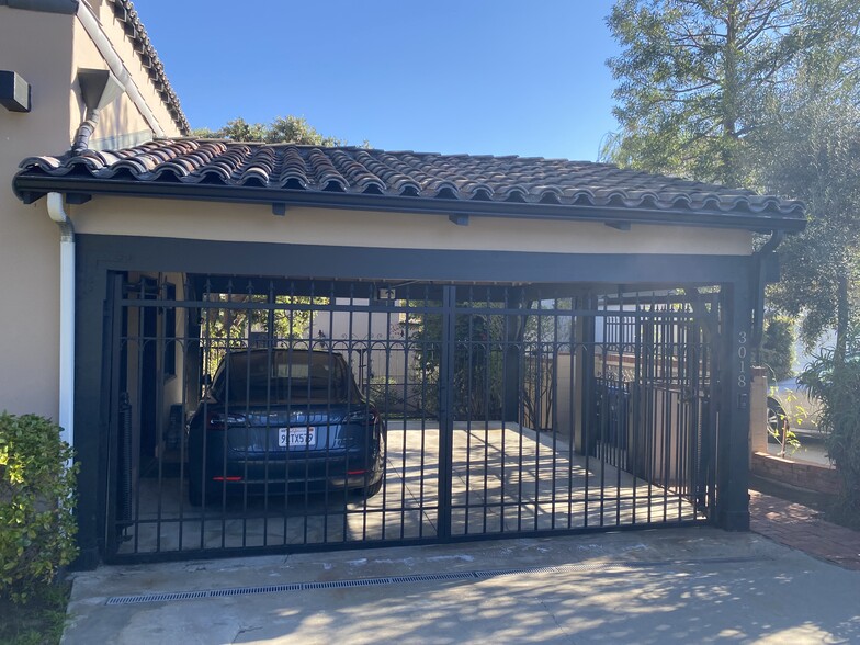 Carport - 3018 Motor Ave