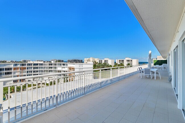 Building Photo - 2773 S Ocean Blvd
