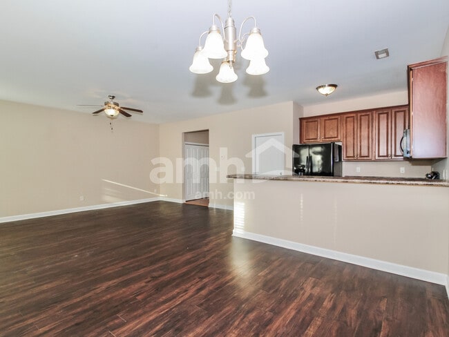 Building Photo - 28 Thornbury Dr