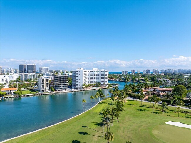 Building Photo - 9102 W Bay Harbor Dr