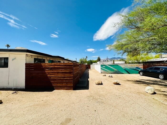 Building Photo - 2625 E Copper St