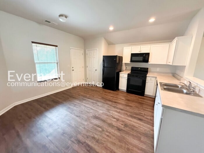 Building Photo - 1115 Brookhaven Dr