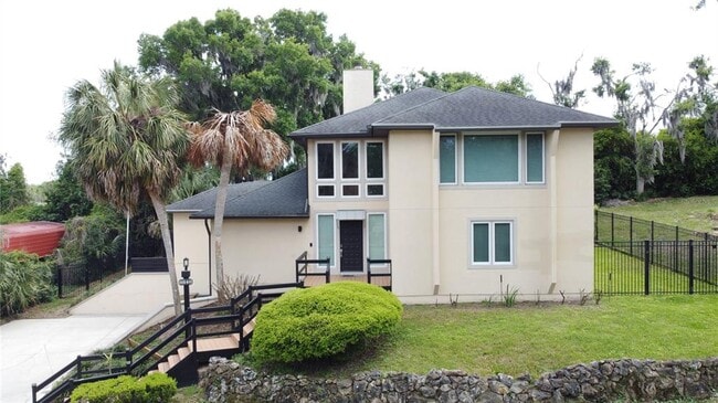 Building Photo - 6846 Lake View Dr