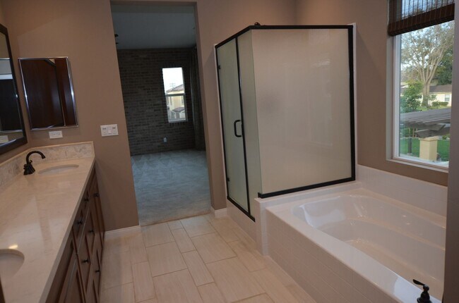 Building Photo - 1005 Sea Glass Wy