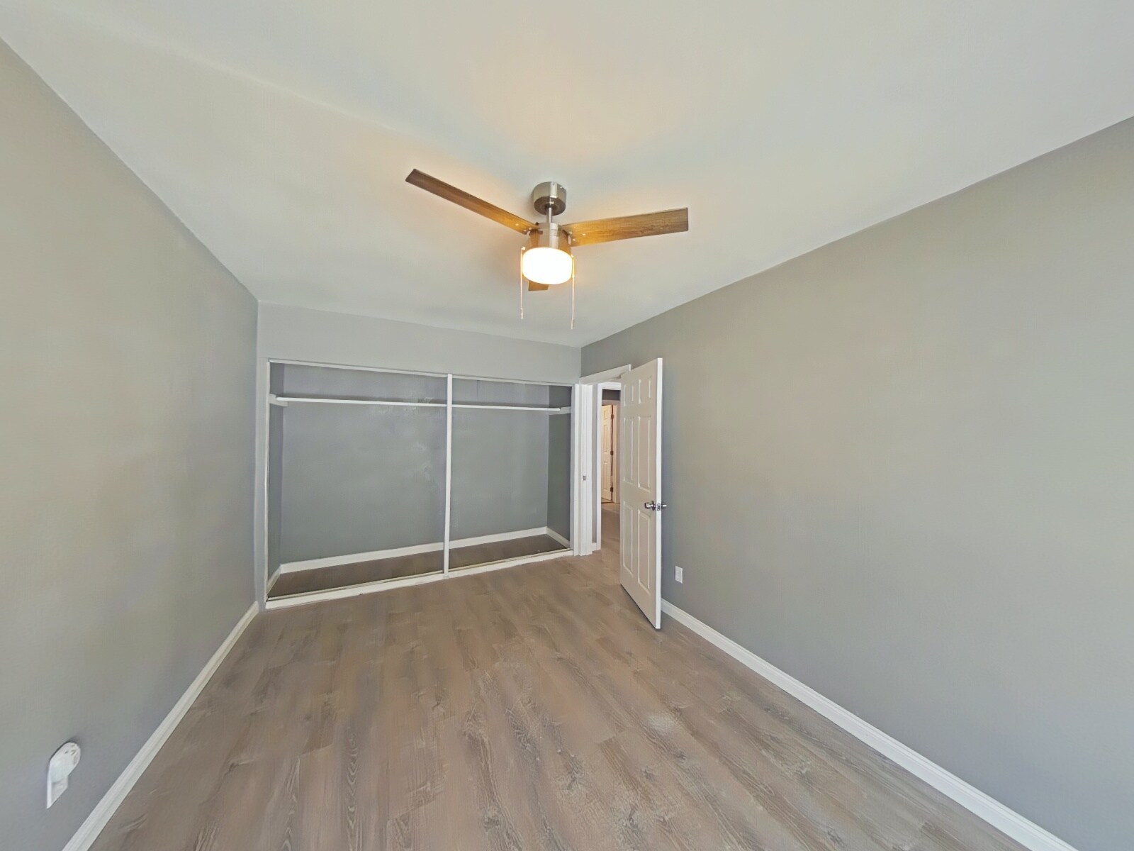Building Photo - 1117 N Mayfield Ave