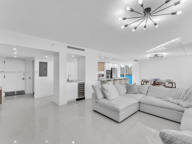 Building Photo - 19707 Turnberry Way