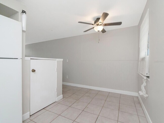 Building Photo - 104 Karde Ln