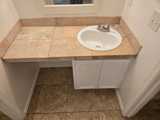 Building Photo - 573 Serenade Cir E