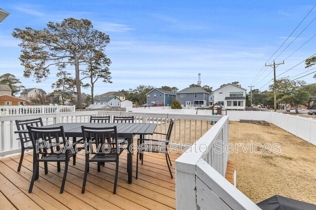 Building Photo - 9575 14th Bay St