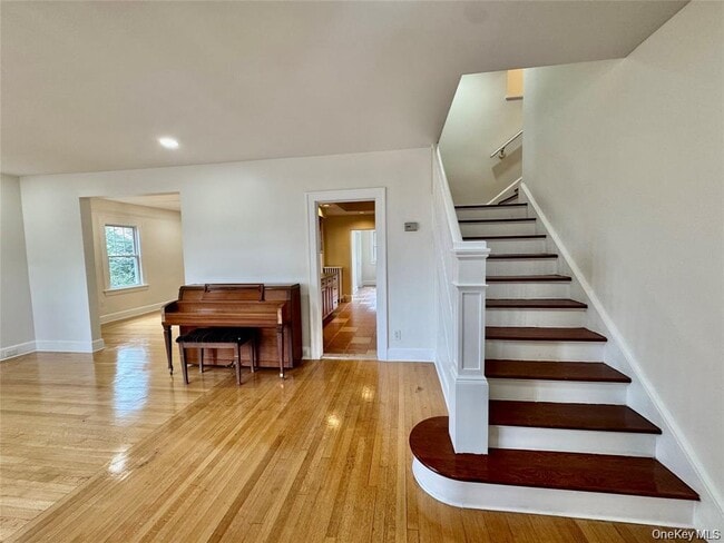 Building Photo - 73 Watkins Ave