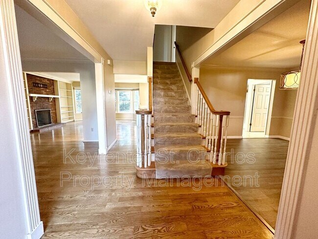 Building Photo - 2747 Sherborn Ln