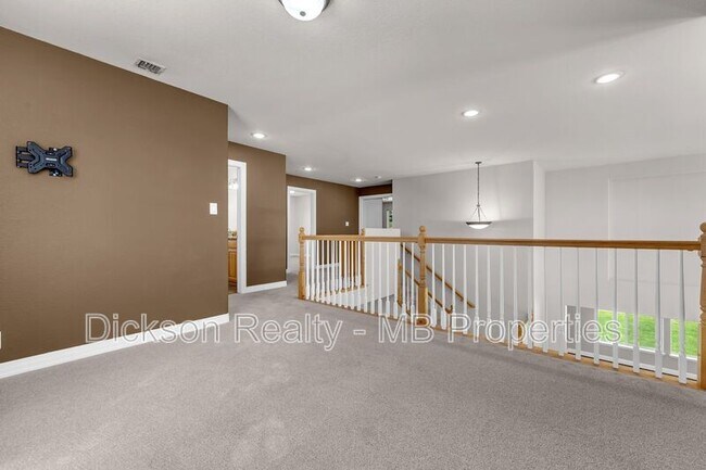 Building Photo - 7117 Heatherwood Dr