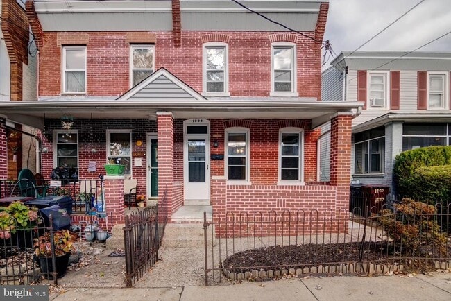 Building Photo - 1909 W 8th St