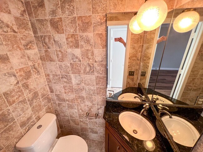 Building Photo - 2350 Bay Meadows Ct