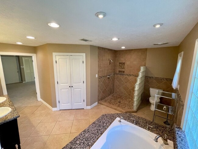 Building Photo - 960 Terrace Dr