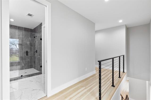 Building Photo - 2611 Sylvan Ave